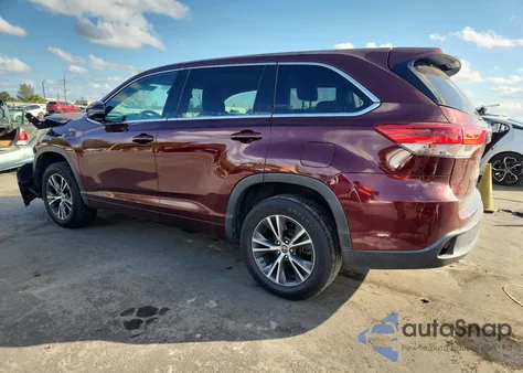 2017 Toyota Highlander Le z USA, uszkodzony, nr VIN 5TDZZRFH3HS200653